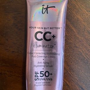 IT cosmetics CC + illumination cream shade:light